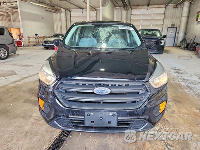 Piąte zdjęcie samochodu w środku: 2017 FORD ESCAPE S VIN:1FMCU0F79HUB71531 - miniatura