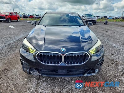 Piąte zdjęcie samochodu w środku: 2021 BMW 228I VIN:WBA53AK07M7H47172 - miniatura
