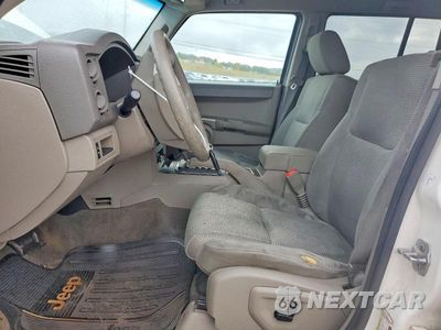 Zdjęcie 7 z 13 samochodu: 2008 JEEP COMMANDER SPORT VIN:1J8HG48N78C230532 - miniatura