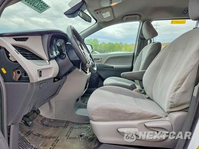 Zdjęcie 7 z 13 samochodu: 2018 TOYOTA SIENNA L VIN:5TDZZ3DCXJS948696 - miniatura