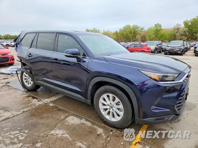 Czwarte zdjęcie samochodu z boku: 2025 TOYOTA GRAND HIGHLANDER XLE VIN:5TDAAAA57SS023597 - miniatura