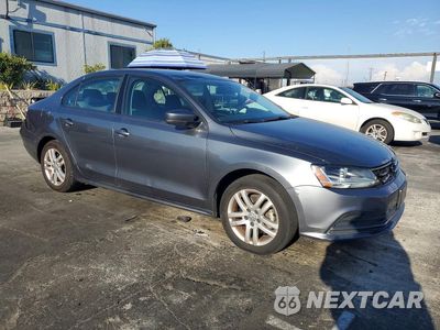 Czwarte zdjęcie samochodu z boku: 2018 VOLKSWAGEN JETTA S VIN:3VW2B7AJXJM258279 - miniatura
