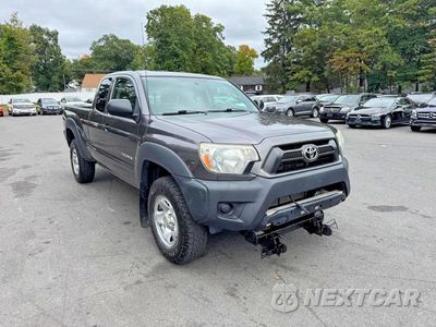 Czwarte zdjęcie samochodu z boku: 2015 TOYOTA TACOMA BASE VIN:5TFUX4EN8FX032302 - miniatura