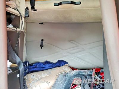 Zdjęcie 10 z 14 samochodu: 2015 VOLVO VNL SEMI TRUCK VIN:4V4NC9EG2FN180203 - miniatura