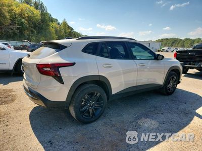 Trzecie zdjęcie samochodu z tyłu: 2026 CHEVROLET TRAX ACTIV VIN:KL77LKEP8TC178827 - miniatura