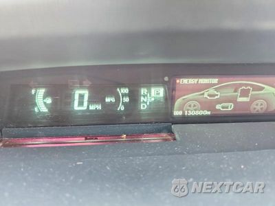 Zdjęcie 9 z 12 samochodu: 2014 TOYOTA PRIUS TWO VIN:JTDKN3DU4E1824237 - miniatura