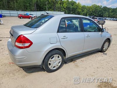 Trzecie zdjęcie samochodu z tyłu: 2010 NISSAN VERSA 1.8 S VIN:3N1BC1AP1AL368177 - miniatura