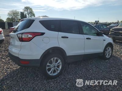 Trzecie zdjęcie samochodu z tyłu: 2018 FORD ESCAPE S VIN:1FMCU0F71JUA24237 - miniatura