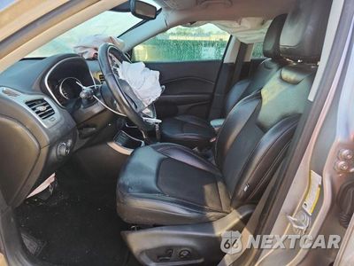Zdjęcie 7 z 12 samochodu: 2019 JEEP COMPASS LATITUDE VIN:3C4NJCBB9KT655024 - miniatura