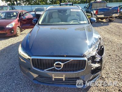 Piąte zdjęcie samochodu w środku: 2020 VOLVO XC60 T5 MOMENTUM VIN:YV4102RK0L1521011 - miniatura
