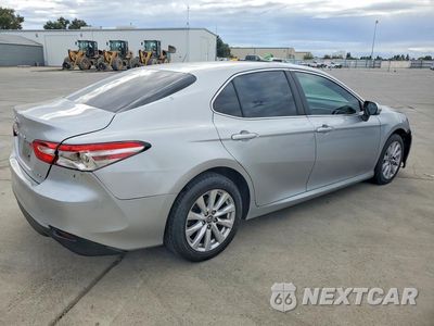 Trzecie zdjęcie samochodu z tyłu: 2018 TOYOTA CAMRY LE VIN:4T1B11HK4JU101677 - miniatura