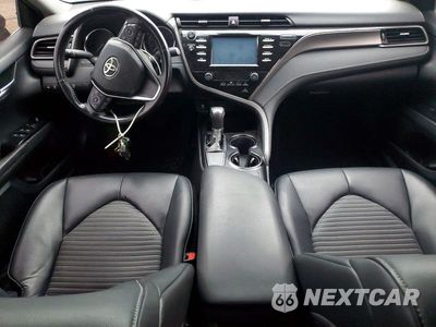 Zdjęcie 8 z 12 samochodu: 2019 TOYOTA CAMRY L VIN:4T1B11HK8KU764235 - miniatura