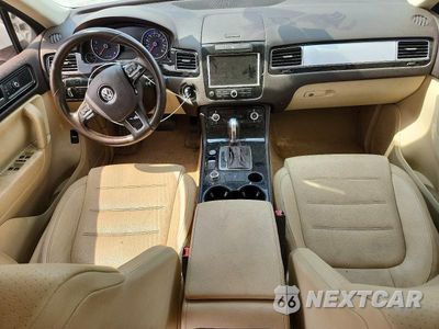 Zdjęcie 8 z 13 samochodu: 2014 VOLKSWAGEN TOUAREG V6 VIN:WVGEF9BP1ED002693 - miniatura