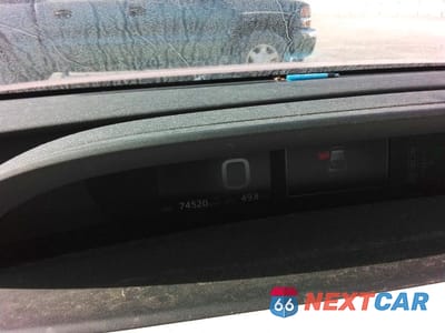 Zdjęcie 9 z 12 samochodu: 2018 TOYOTA PRIUS THREE VIN:JTDKARFU2J3066764 - miniatura