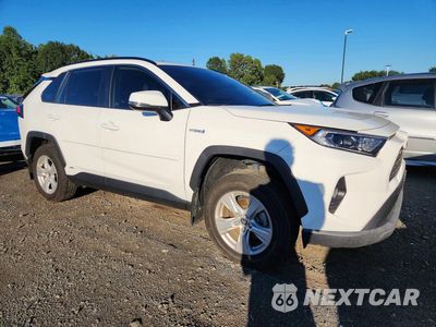 Czwarte zdjęcie samochodu z boku: 2021 TOYOTA RAV4 XLE VIN:JTMRWRFV1MD128050 - miniatura