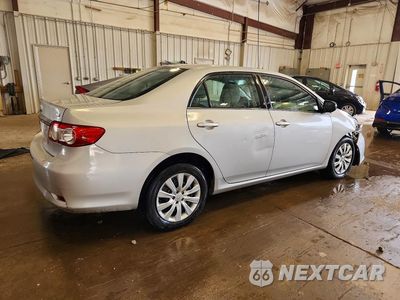 Trzecie zdjęcie samochodu z tyłu: 2013 TOYOTA COROLLA LE VIN:2T1BU4EE3DC064912 - miniatura