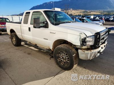 Czwarte zdjęcie samochodu z boku: 2005 FORD F250 SUPER DUTY VIN:1FTSX21P15EC08135 - miniatura