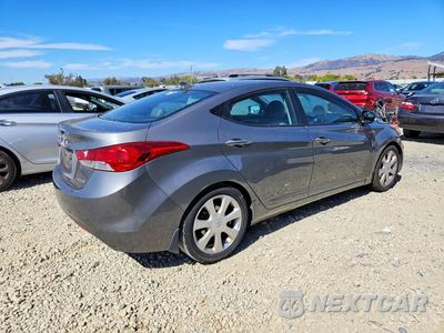Trzecie zdjęcie samochodu z tyłu: 2013 HYUNDAI ELANTRA LIMITED VIN:5NPDH4AE3DH219278 - miniatura