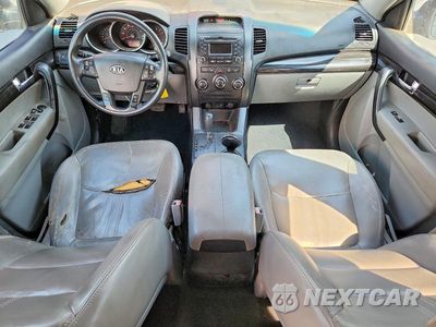 Zdjęcie 8 z 13 samochodu: 2011 KIA SORENTO LX VIN:5XYKT3A11BG114689 - miniatura
