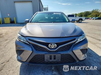 Piąte zdjęcie samochodu w środku: 2018 TOYOTA CAMRY SE VIN:4T1B11HK9JU659153 - miniatura