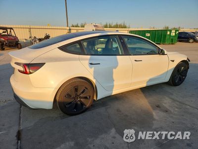 Trzecie zdjęcie samochodu z tyłu: 2025 TESLA MODEL 3 VIN:5YJ3E1EA5SF982957 - miniatura