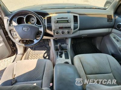 Zdjęcie 8 z 12 samochodu: 2005 TOYOTA TACOMA DOUBLE CAB PRERUNNER LONG BED VIN:3TMKU72NX5M001658 - miniatura