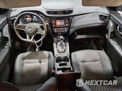 Zdjęcie 8 z 13 samochodu: 2017 NISSAN ROGUE SV VIN:5N1AT2MV7HC821874 - miniatura