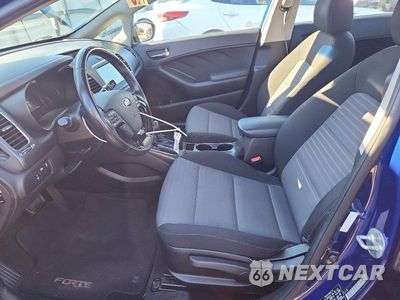 Zdjęcie 7 z 12 samochodu: 2018 KIA FORTE S VIN:3KPFL4A73JE179230 - miniatura