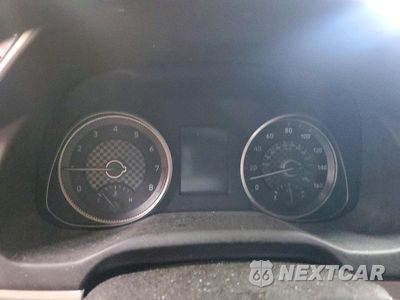 Zdjęcie 9 z 12 samochodu: 2020 HYUNDAI ELANTRA SEL VIN:5NPD84LF3LH551743 - miniatura
