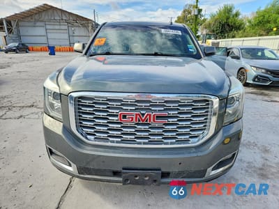 Piąte zdjęcie samochodu w środku: 2018 GMC YUKON XL DENALI VIN:1GKS2HKJ9JR121134 - miniatura