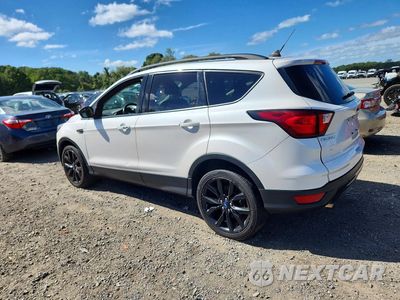 Drugie zdjęcie samochodu z przodu: 2019 FORD ESCAPE SE VIN:1FMCU9GD8KUB41159 - miniatura