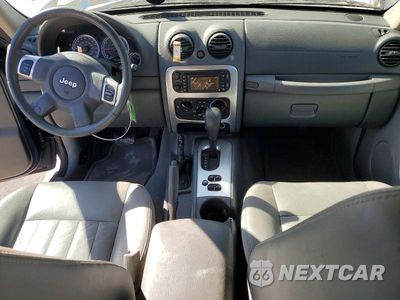 Zdjęcie 8 z 13 samochodu: 2005 JEEP LIBERTY LIMITED VIN:1J4GL58K75W559939 - miniatura