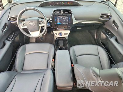 Zdjęcie 8 z 12 samochodu: 2018 TOYOTA PRIUS THREE TOURING VIN:JTDKARFU3J3060228 - miniatura