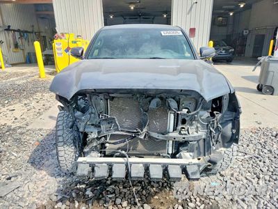 Piąte zdjęcie samochodu w środku: 2023 TOYOTA TACOMA TRD OFF-ROAD VIN:3TMCZ5ANXPM541509 - miniatura