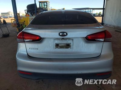 Zdjęcie 6 z 12 samochodu: 2018 KIA FORTE LX VIN:3KPFL4A77JE211581 - miniatura