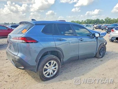 Trzecie zdjęcie samochodu z tyłu: 2026 TOYOTA COROLLA CROSS L VIN:7MUAAAAG8TV176529 - miniatura