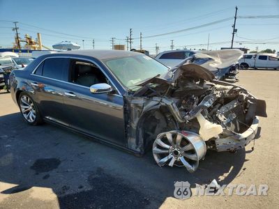 Czwarte zdjęcie samochodu z boku: 2019 CHRYSLER 300 LIMITED VIN:2C3CCAEGXKH568677 - miniatura