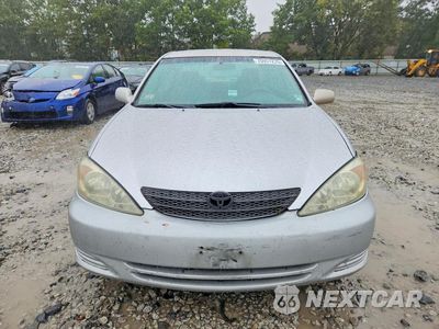 Piąte zdjęcie samochodu w środku: 2004 TOYOTA CAMRY LE VIN:4T1BE32K44U812597 - miniatura