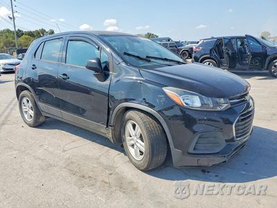 Czwarte zdjęcie samochodu z boku: 2019 CHEVROLET TRAX LS VIN:3GNCJKSB6KL270593 - miniatura