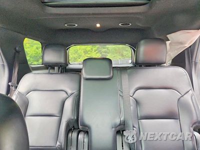 Zdjęcie 10 z 13 samochodu: 2019 FORD EXPLORER XLT VIN:1FM5K8DH4KGB51959 - miniatura