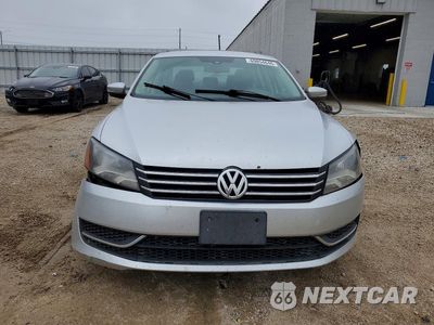 Piąte zdjęcie samochodu w środku: 2013 VOLKSWAGEN PASSAT SE VIN:1VWBP7A33DC068123 - miniatura