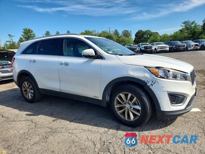 Czwarte zdjęcie samochodu z boku: 2017 KIA SORENTO LX VIN:5XYPGDA31HG192836 - miniatura
