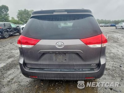 Zdjęcie 6 z 13 samochodu: 2014 TOYOTA SIENNA XLE 8-PASSENGER VIN:5TDYK3DC4ES522766 - miniatura
