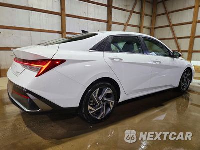 Trzecie zdjęcie samochodu z tyłu: 2025 HYUNDAI ELANTRA LIMITED VIN:KMHLP4DG4SU903539 - miniatura
