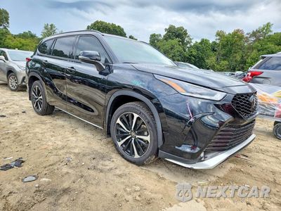 Czwarte zdjęcie samochodu z boku: 2021 TOYOTA HIGHLANDER XSE VIN:5TDLZRBH8MS106919 - miniatura
