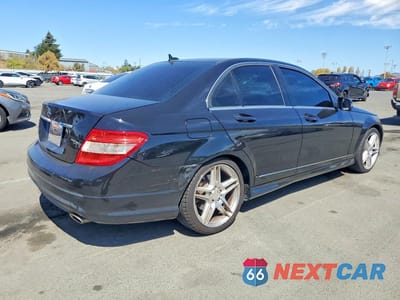 Trzecie zdjęcie samochodu z tyłu: 2011 MERCEDES-BENZ C 300 VIN:WDDGF5EB6BF640577 - miniatura