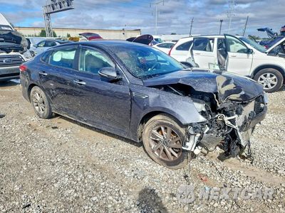 Czwarte zdjęcie samochodu z boku: 2019 KIA OPTIMA LX VIN:5XXGT4L39KG316680 - miniatura