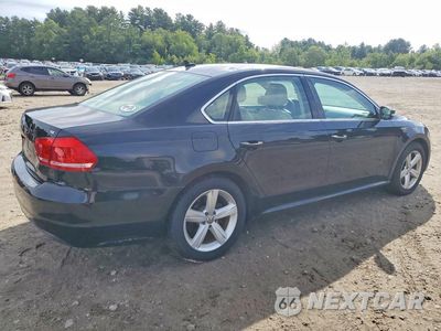 Trzecie zdjęcie samochodu z tyłu: 2013 VOLKSWAGEN PASSAT SE VIN:1VWBP7A34DC125221 - miniatura
