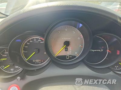 Zdjęcie 9 z 12 samochodu: 2016 PORSCHE CAYENNE SE HYBRID VIN:WP1AE2A22GLA64470 - miniatura