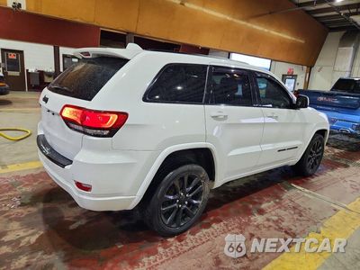 Trzecie zdjęcie samochodu z tyłu: 2018 JEEP GRAND CHEROKEE LAREDO VIN:1C4RJFAG3JC388831 - miniatura
